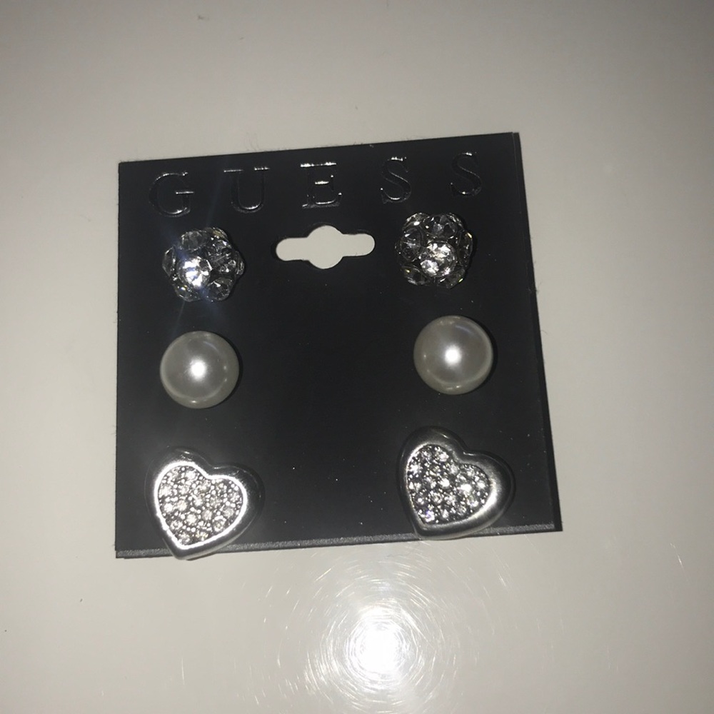 Guess earring set of 3